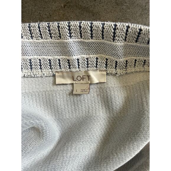 Feminine workwear L
OFT Textured Stripe Knit Skirt – White  Pattern (L) - Picture 3 of 3